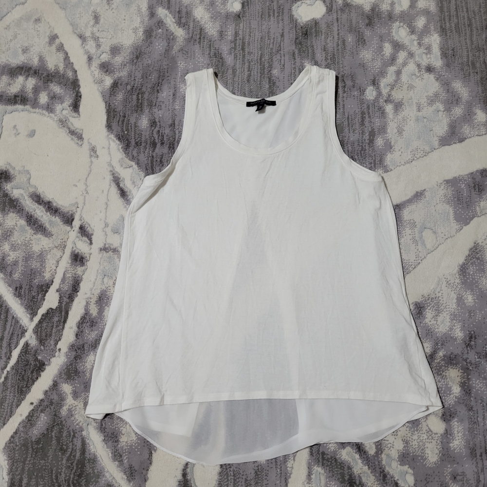 Banana RepubliCasual White Scoop Neck Top Lightweight Women's Layered Hem
